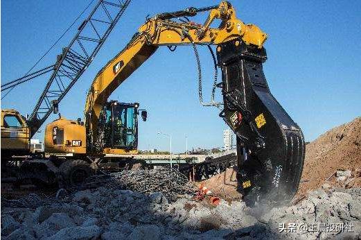 国家大力倡导发展“新基础设施“。 我们应该如何抓住投资机会？