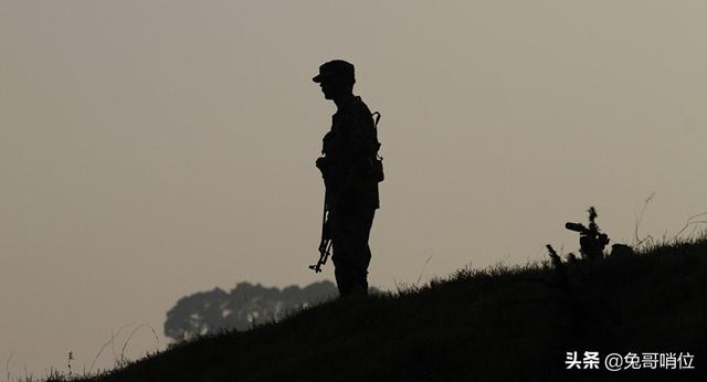 战争期间军队是否为自己的武器买单？ 或者别的什么？