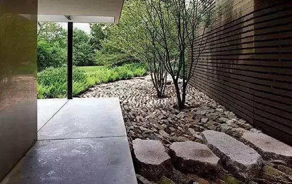 如何打造自然庭院?