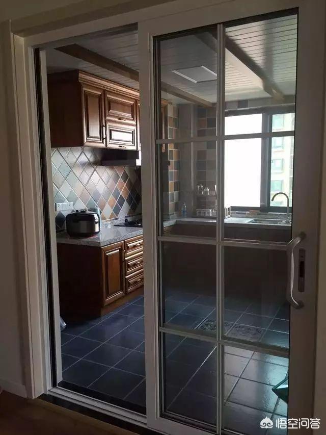 如何选择厨房门？