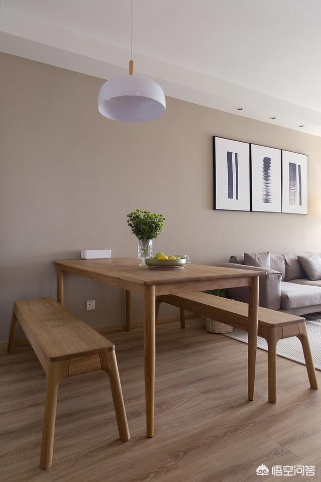 喜欢极简主义和原木装饰风格，如何选择家具摆设？
