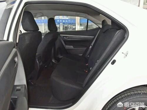 丰田卡罗拉低配主动挡上路要几钱？