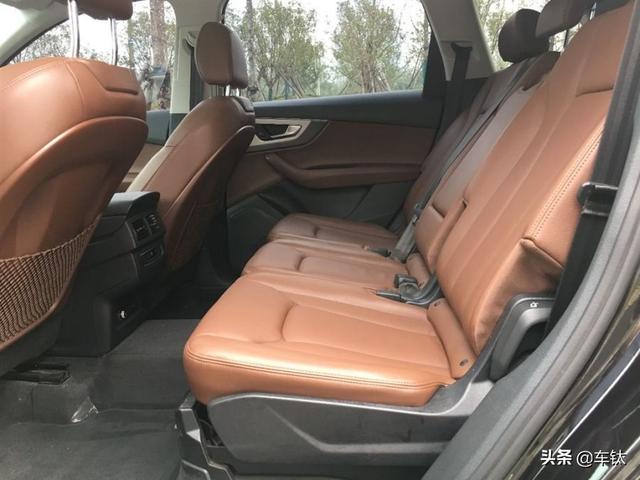 50万预算，想买台二手奥迪Q7。能买到哪年的，几公里的？