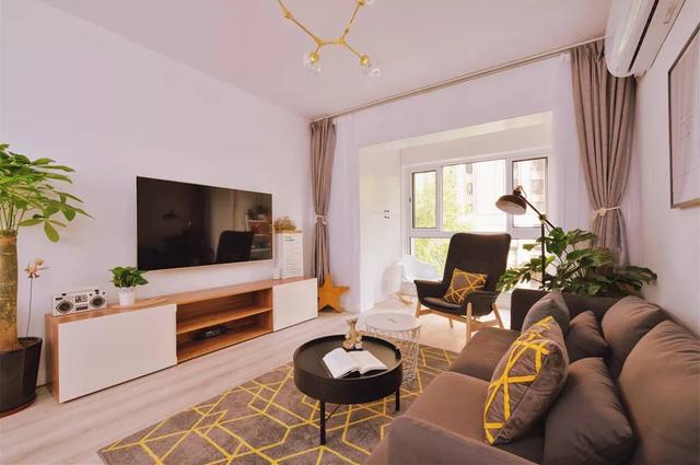 客厅怎么搭配更都雅？