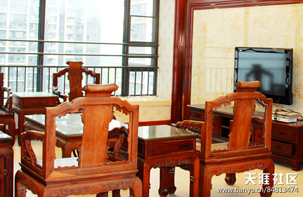 深圳罗湖客厅拆修效果图，遇品网室内设想拆修平台