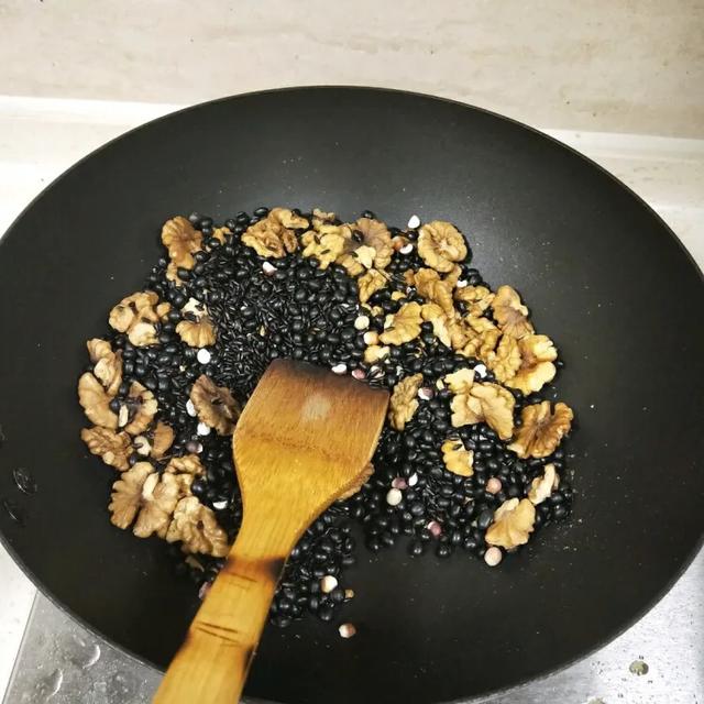 若何增加头发密度，让头发又黑又多又密？