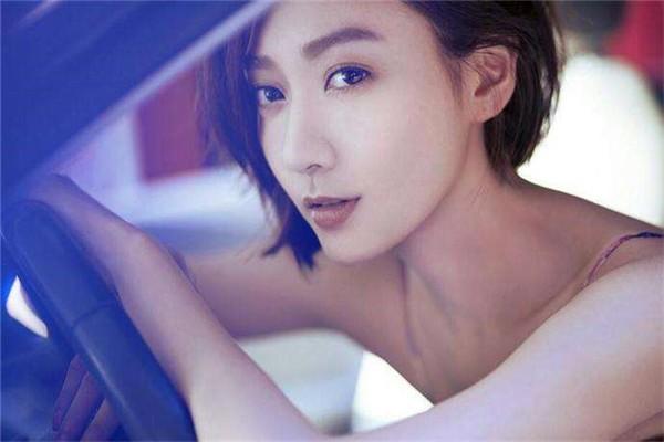 潘之琳为何能在戏骨云集的《名誉时代》中同伴张译、出演女一号？若何评价她剧中表示？