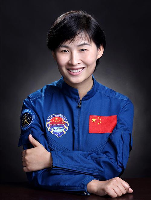 中国首位女宇航员刘洋，为何没生育就上太空？