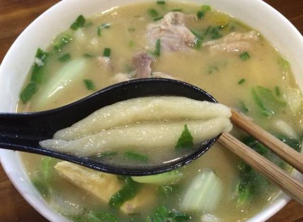 在江苏、浙江有什么好的景点和美食可保举？