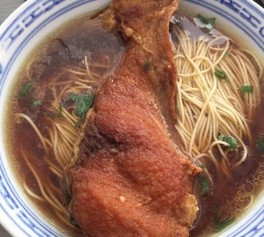 在江苏、浙江有什么好的景点和美食可保举？