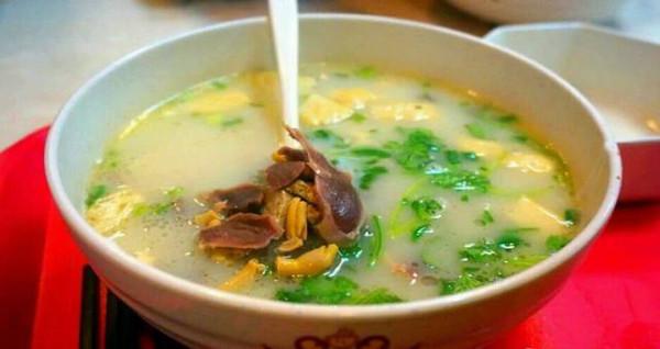 在江苏、浙江有什么好的景点和美食可保举？