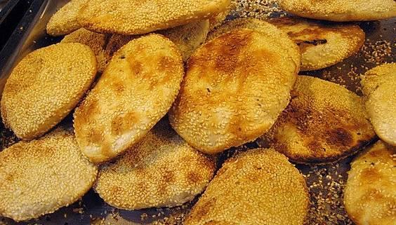 在江苏、浙江有什么好的景点和美食可保举？