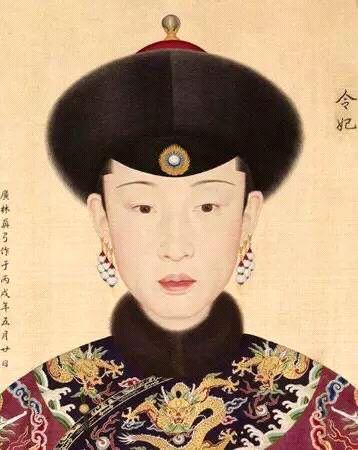 《还珠格格》里的令妃，汗青上实在的她是什么样？