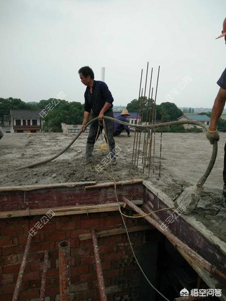 通俗建筑工人一年几钱？