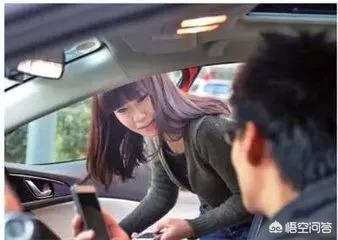 女性夜晚打车回家应该若何自保生命平安？