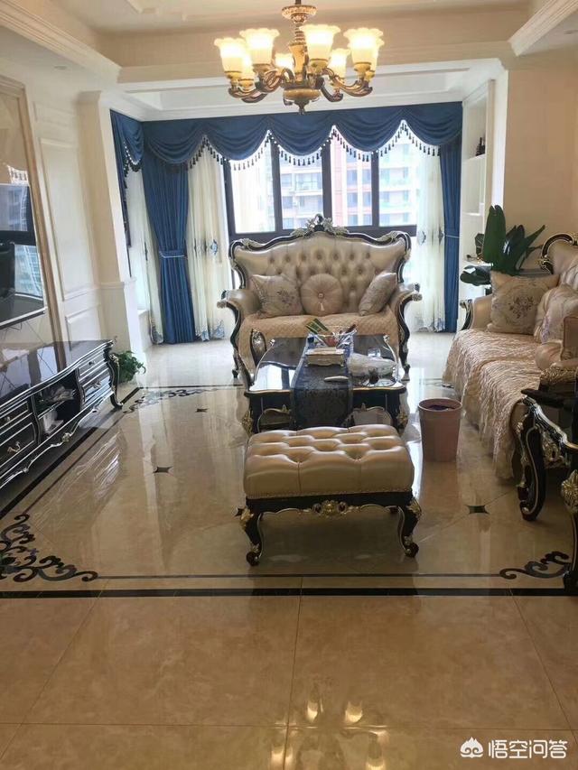 客厅贴米黄色地砖都雅仍是灰色地砖都雅？