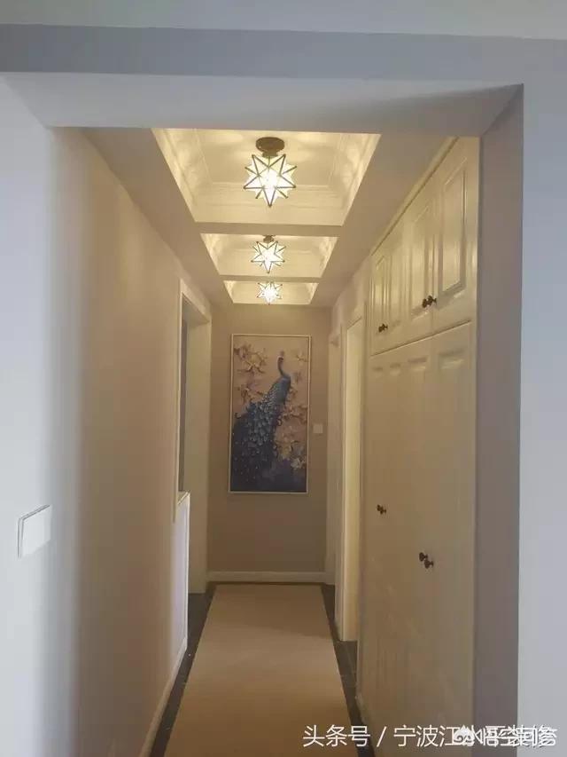 客厅的过道该若何吊顶？