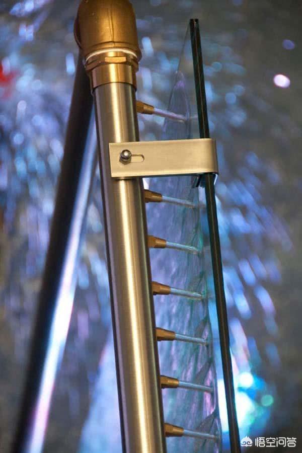 入户门对着客厅怎么办，用什么隔绝距离比力好？