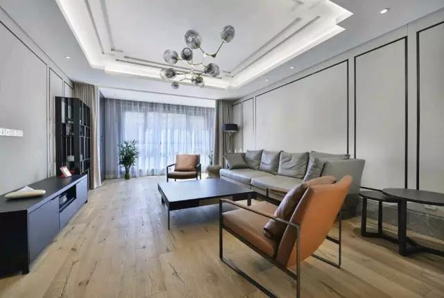 新房客厅墙壁怎么拆修显得出格？