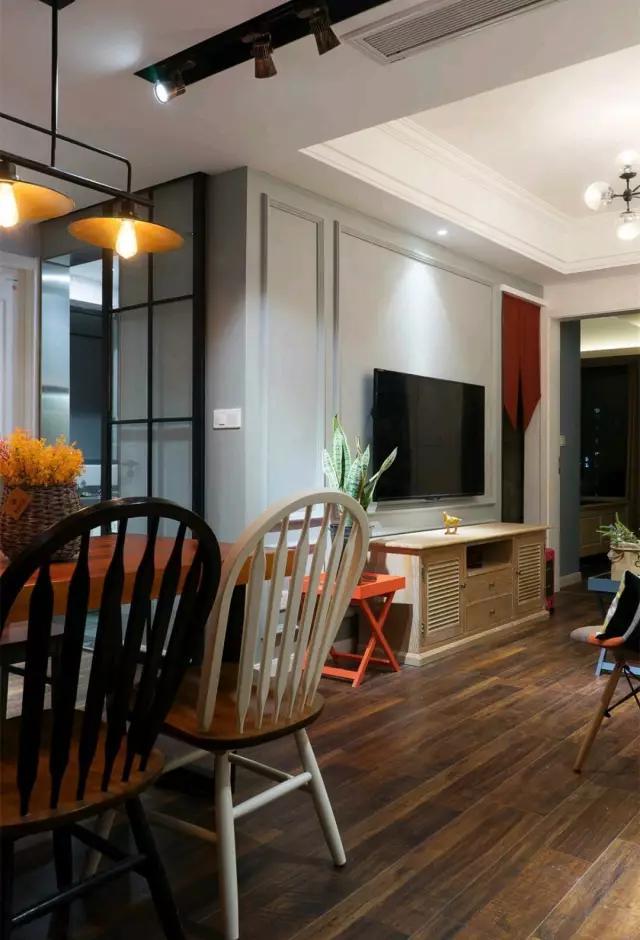 新房客厅墙壁怎么拆修显得出格？