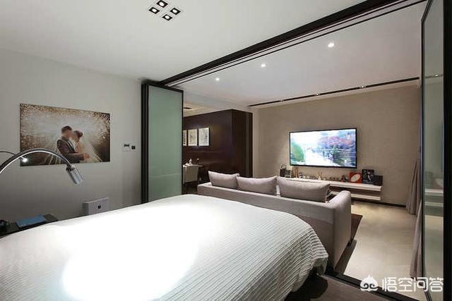 卧室和客厅连着，用什么隔绝距离比力好？