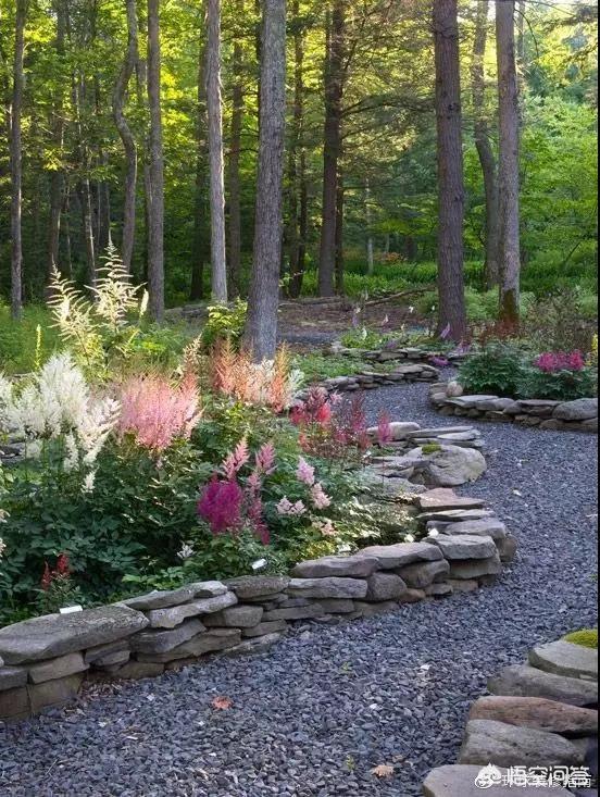 用什么质料铺院子廉价不滑？