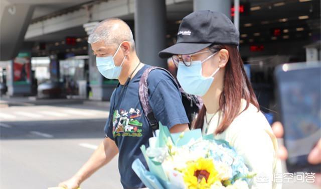 30岁女乒女神丁宁飞抵北京strong丁世超/strong，老爸来接近丁宁笑开了花，你怎么看？