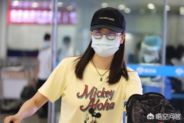 30岁女乒女神丁宁飞抵北京strong丁世超/strong，老爸来接近丁宁笑开了花，你怎么看？