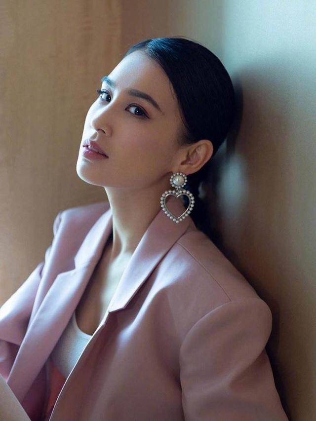 《披荆斩棘的姐姐》中，黄圣依和张萌谁嫁的更豪门？