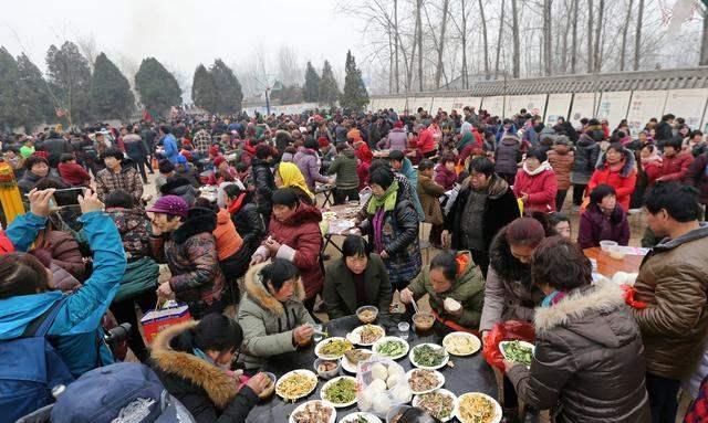 在农村宴席上的酒没人愿意吃strong宴酒坊/strong，成了安排，为啥？莫非是酒欠好吃？