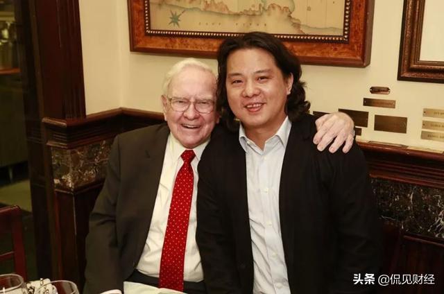 和巴菲特吃顿饭要3000多万元，吃完的人都如何了？