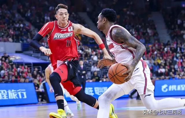 狂轰40+9+4strong深圳信步/strong，马尚两场轰100分队史第一，广东29分大胜深圳，若何评价本场角逐？