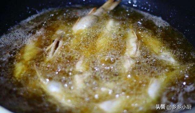 如何做炸小鱼更好吃strong厨蜜网/strong？