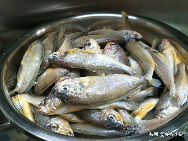 如何做炸小鱼更好吃strong厨蜜网/strong？