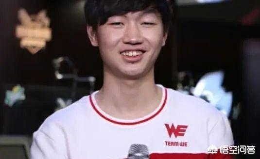 康先惹事件重演？香锅被爆料角逐期间大宝剑strong国统宾馆/strong，与女主播喝酒到深夜，那会是实的吗？