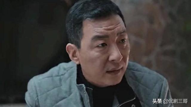 若何评价《三叉戟》潘江海换工做的事strong潘海斌/strong？汉子为了钱要放弃抱负吗？