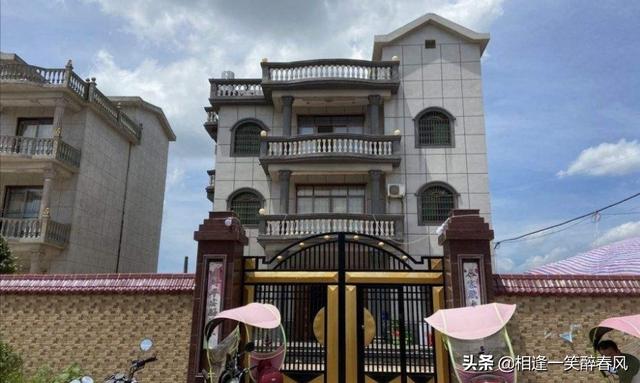 江西杀人犯曾春亮为什么会选择康家偷盗strong卞敬国/strong？