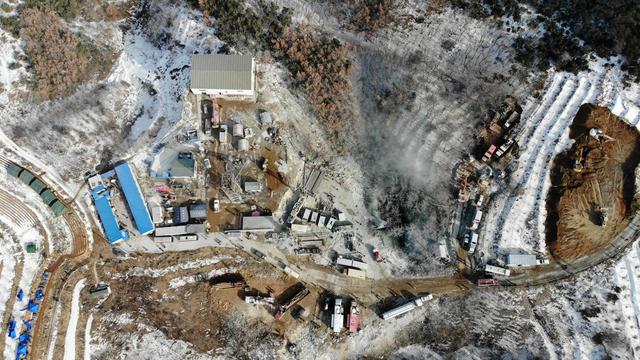 山东金矿什么时候能救出来strong山东五彩龙投资有限公司/strong？