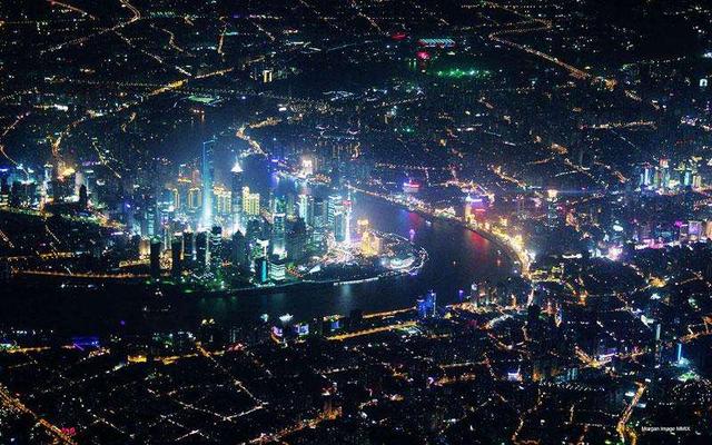 为什么上海经济那么兴旺strong上海网之易收集科技开展有限公司/strong，高校云集，却没有出名互联网公司？