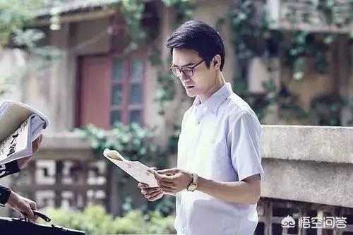 在小说《大江东去》中strong李小波/strong，雷东宝是如何被抓进去的？又是如何被放出来的？