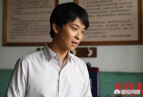 在小说《大江东去》中strong李小波/strong，雷东宝是如何被抓进去的？又是如何被放出来的？