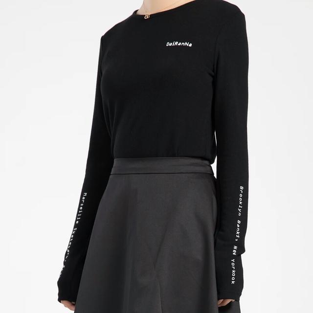 能够保举淘宝几个量量好的服拆店吗strong韩迅/strong?