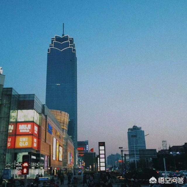 为什么保定的万博和茂业那么近strong万博集团/strong，但是万博却比茂业火那么多？