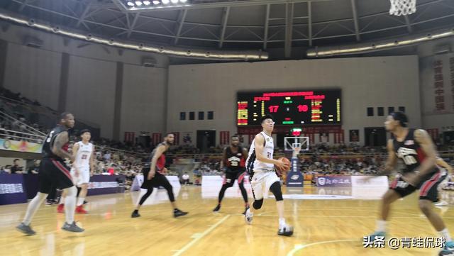 张震麟代表辽篮参加热身赛<strong>刘伟宏</strong>，这是否意味着张震麟将加入辽篮参加下个赛季的CBA联赛？