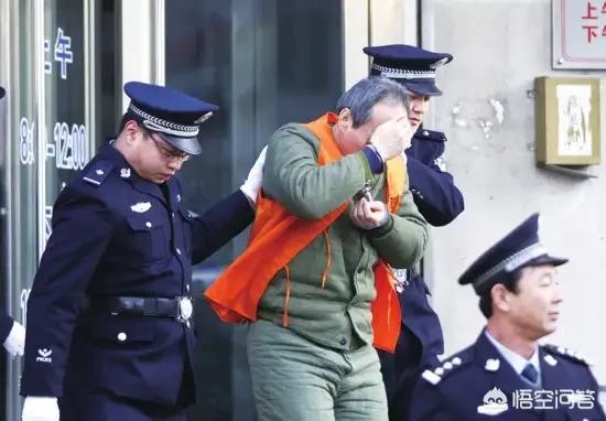 曾经收受郑智、李霄鹏贿赂的国足领队蔚少辉现在怎么样了，他的行为有何严重后果？