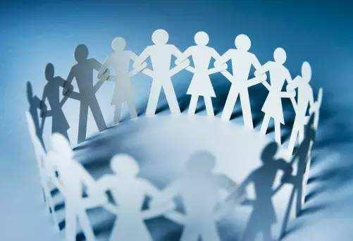 “社交中<strong>合加资源</strong>，不是加了微信、合了影，就叫做人脉”你怎么看？