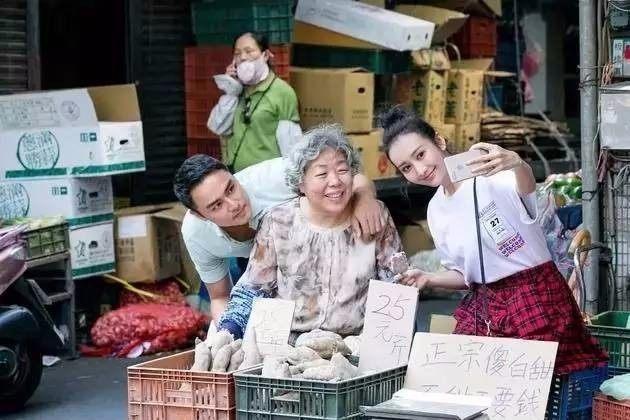 明道在节目里和王鸥大肆秀恩爱、搞暧昧<strong>李诗翔</strong>，他的现实女友会怎么想？