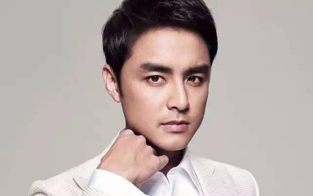 明道在节目里和王鸥大肆秀恩爱、搞暧昧<strong>李诗翔</strong>，他的现实女友会怎么想？