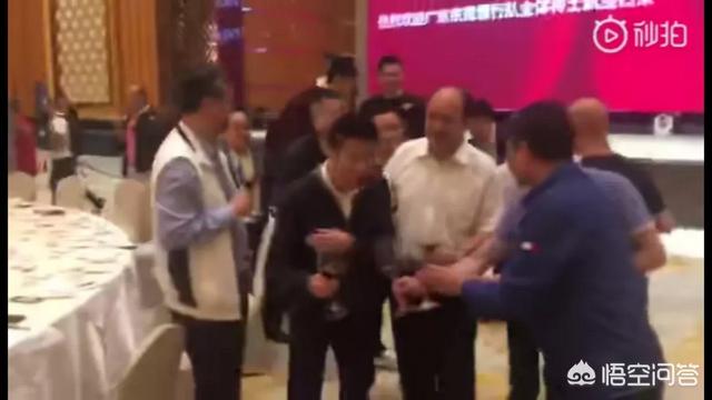 广东队举行庆功会<strong>北京宏远集团</strong>，排场大至几十桌酒席，球队老板带着领导挨个给球员敬酒，你怎么看？