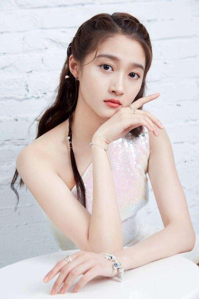 比较喜欢王志文的台词表演<strong>电广传媒文化发展有限公司</strong>，谁能推荐几部他的经典电视剧？